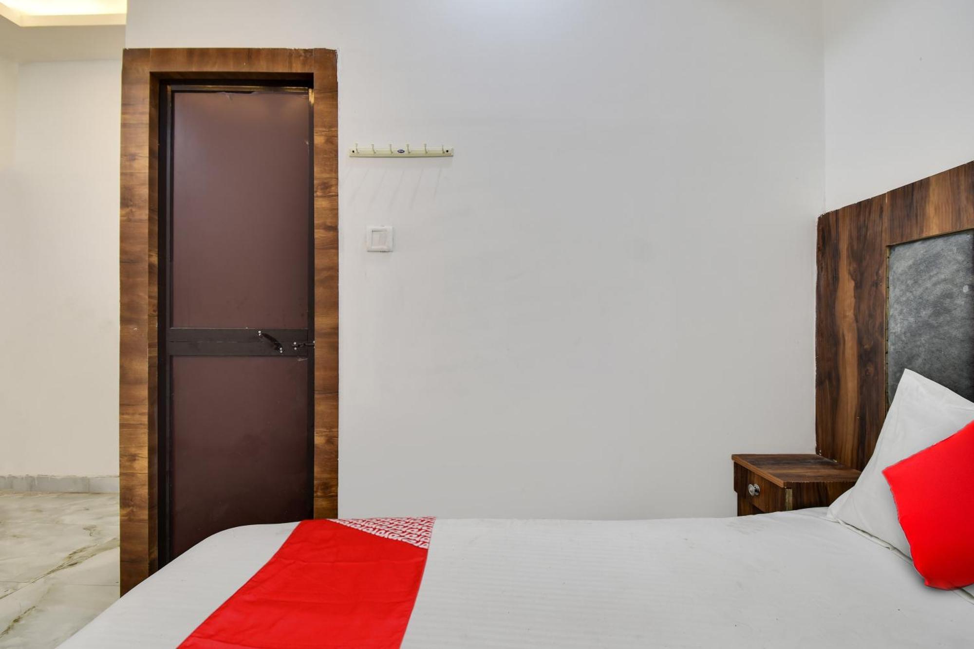 Hotel O Golden King Guest House New Delhi Exterior photo