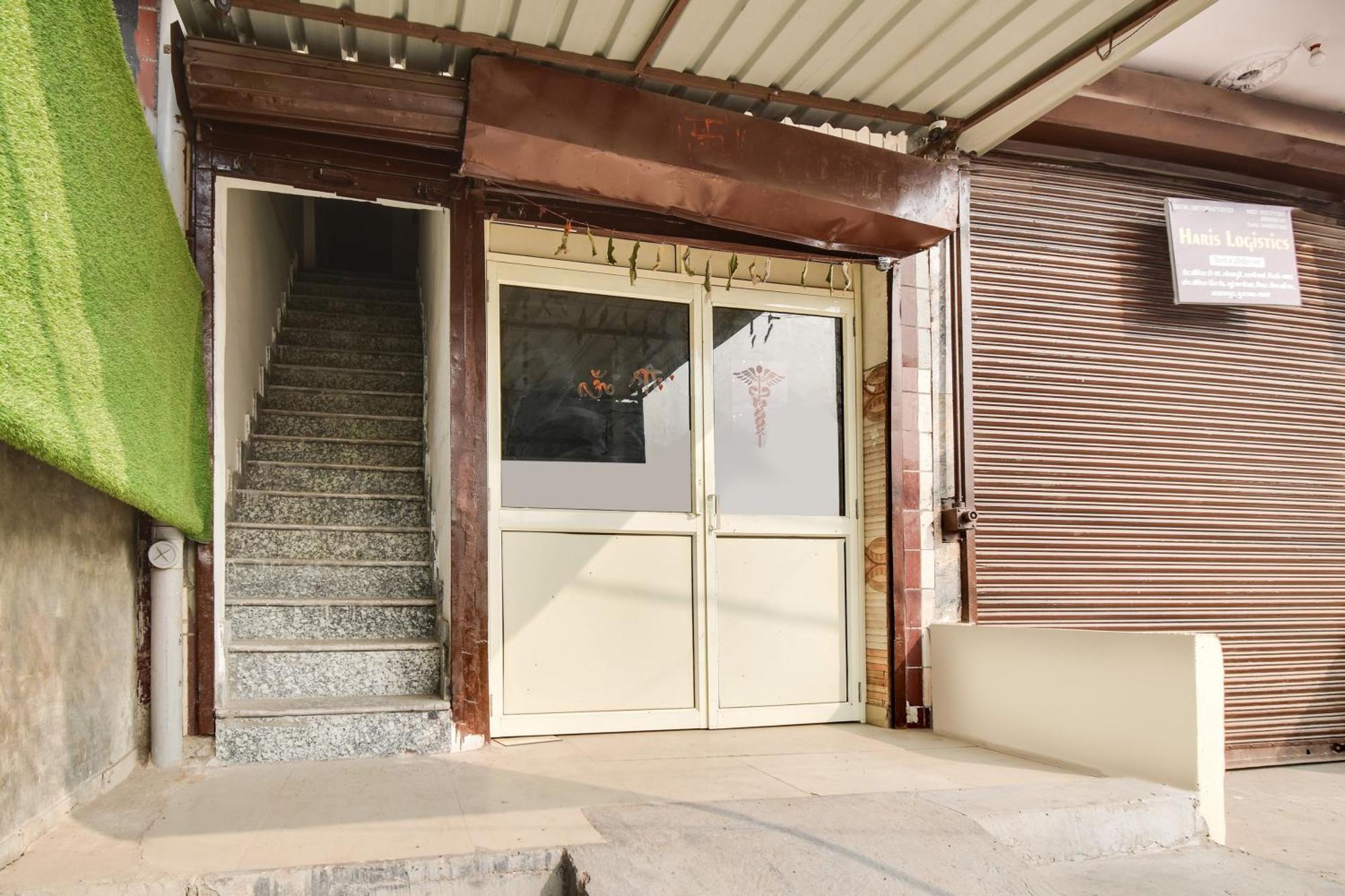 Hotel O Golden King Guest House New Delhi Exterior photo